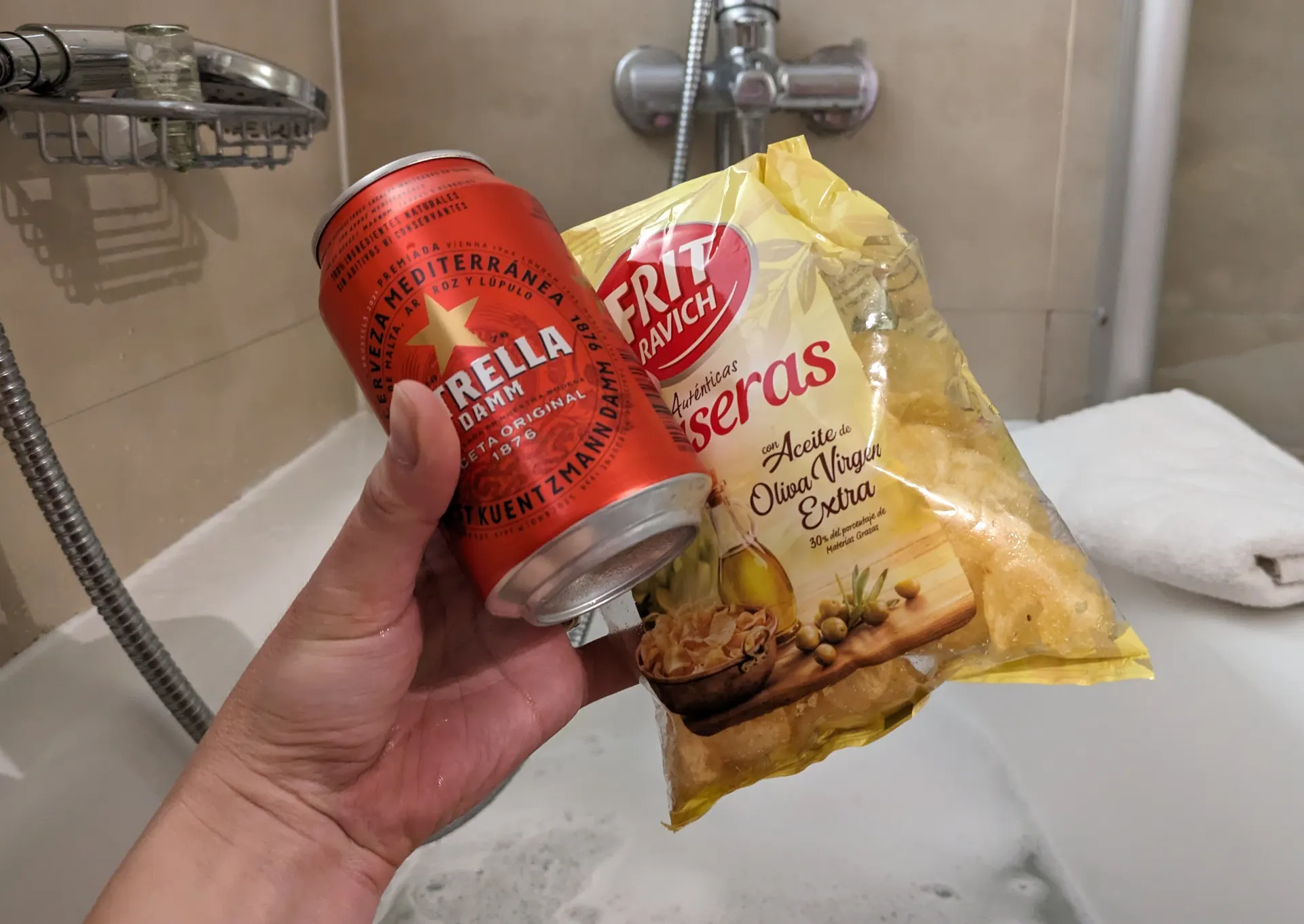 2024-04-24_Bier en chips in bad