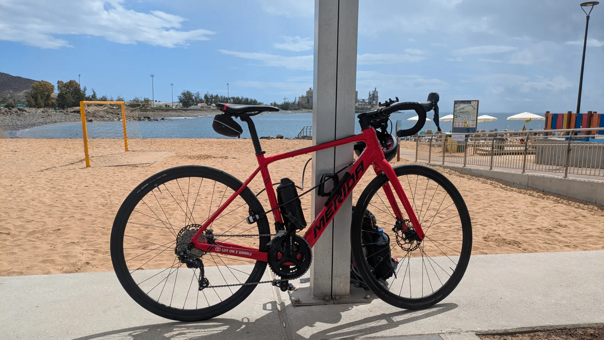Merida aan het strand